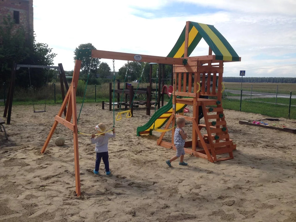 Drewniany Plac Zabaw Sunny Dale Backyard Discovery Ze zjeżdżalnią, Huśtawkami i Domkiem i Barem