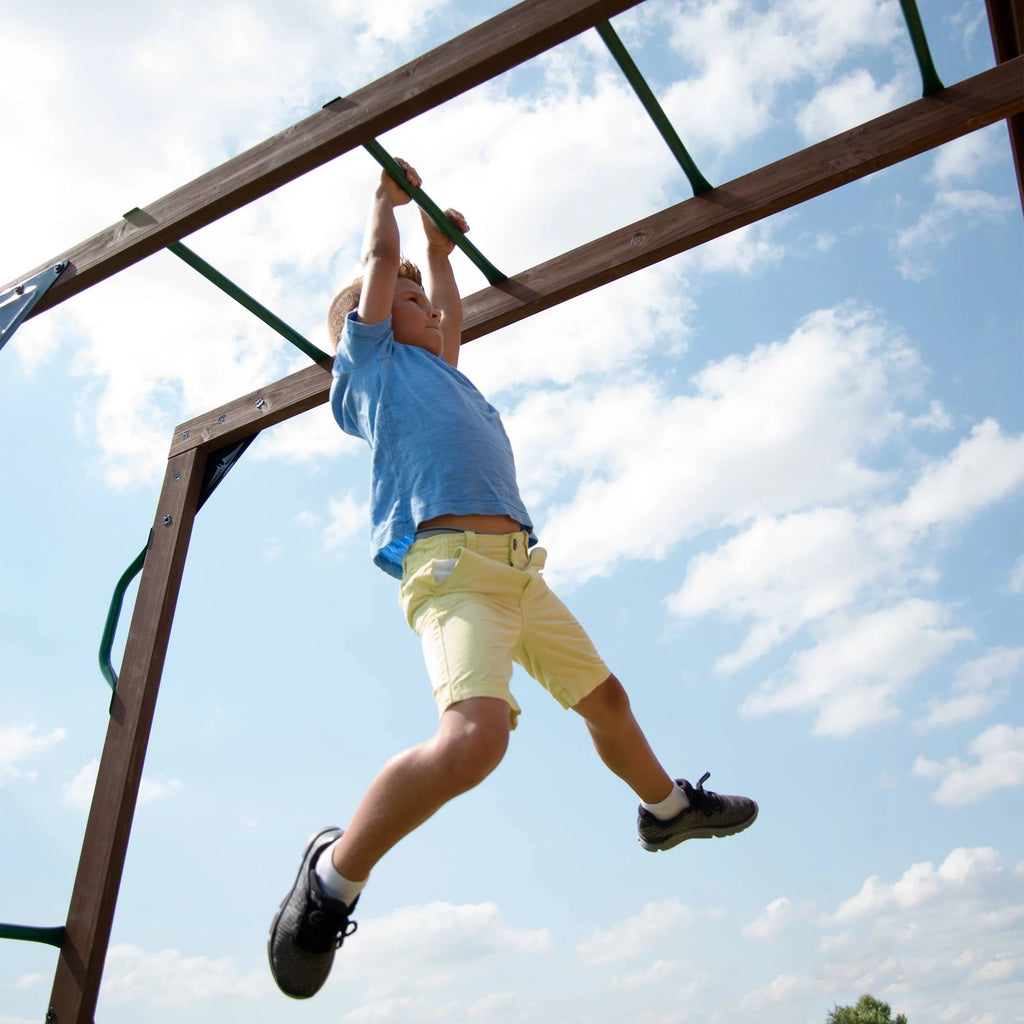 Drewniany Plac Zabaw Skyfort Elite Backyard Discovery Ze zjeżdżalnią, Huśtawkami i Domkiem