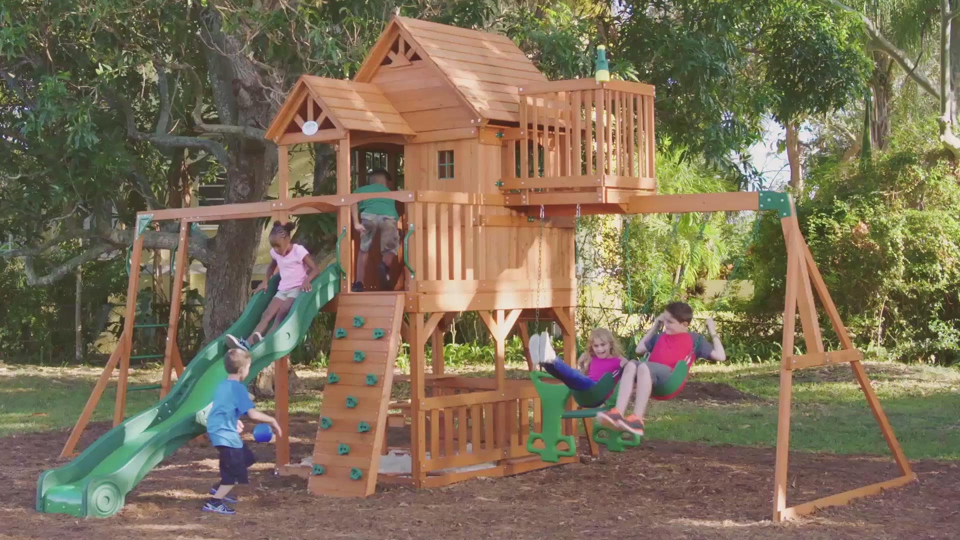 Backyard Discovery Skyfort II – drewniany plac zabaw dla dzieci 6,7 × 5,1 × 3,8 m · Backyard Discovery Skyfort II Wooden Swing & Play Set